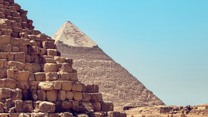 Grafrovers in de piramides